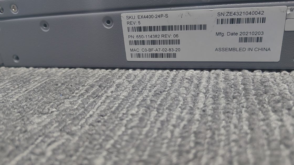 10/100/1000Mbps  Juniper EX4400-24P Services Gateway Full-Duplex Half-Duplex
